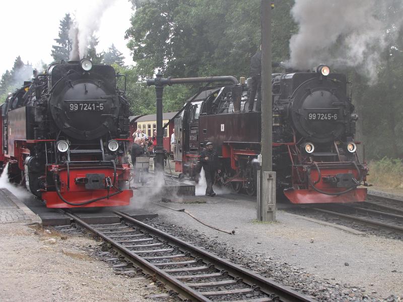 drei annen hohne_hsb.jpg - Onze 4e wandeldag op de Hexen-stieg begint bij het station van de HSB in Drei Annen Hohne. Uiteraard even een kijkje genomen bij de stoomlocs.